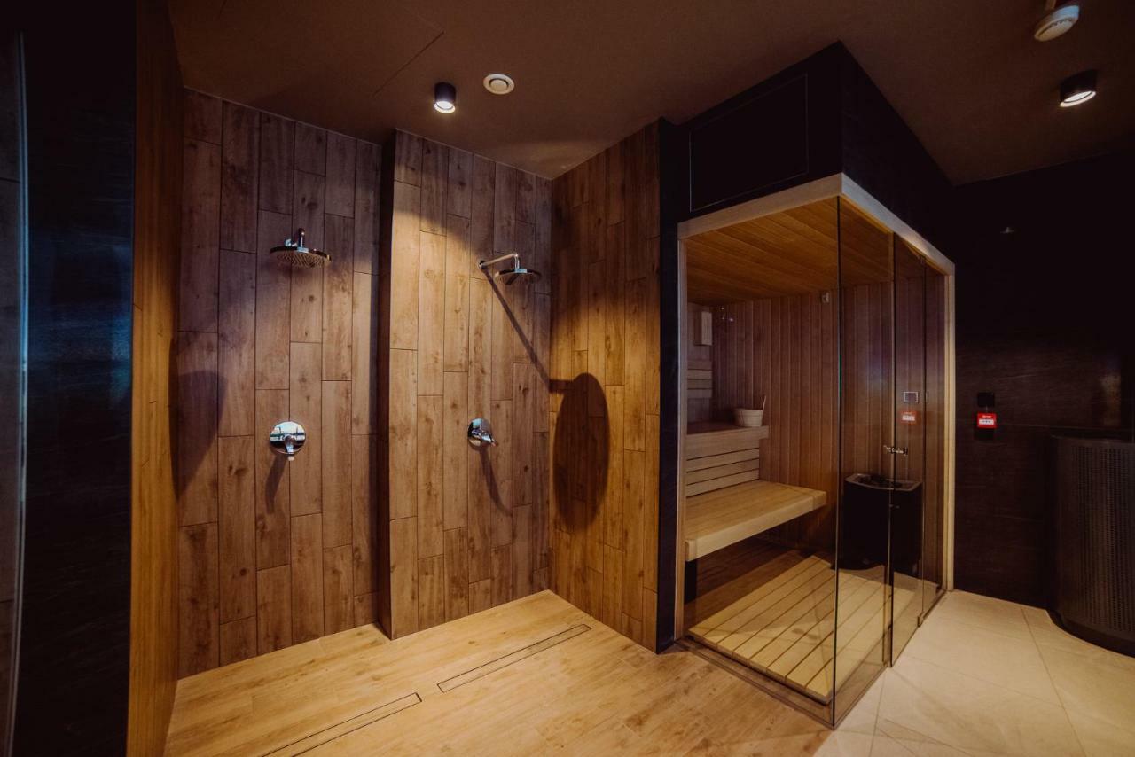 Hotel Evva Тарнобжег Екстериор снимка