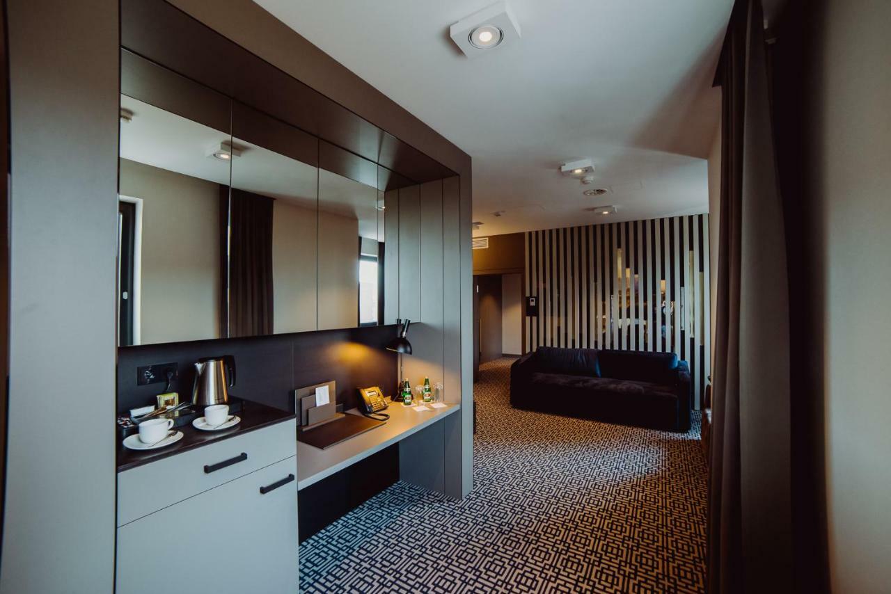 Hotel Evva Тарнобжег Екстериор снимка