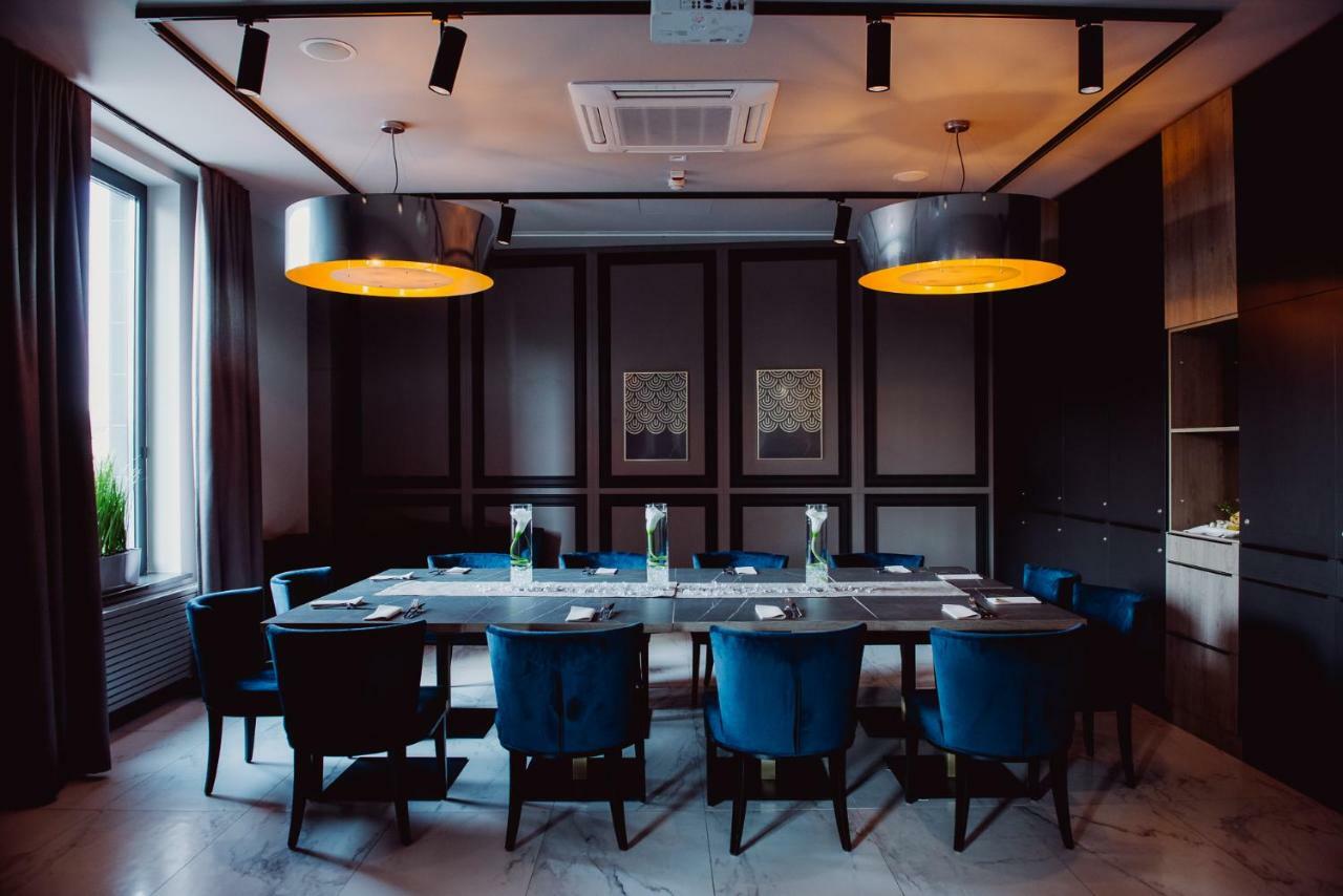 Hotel Evva Тарнобжег Екстериор снимка