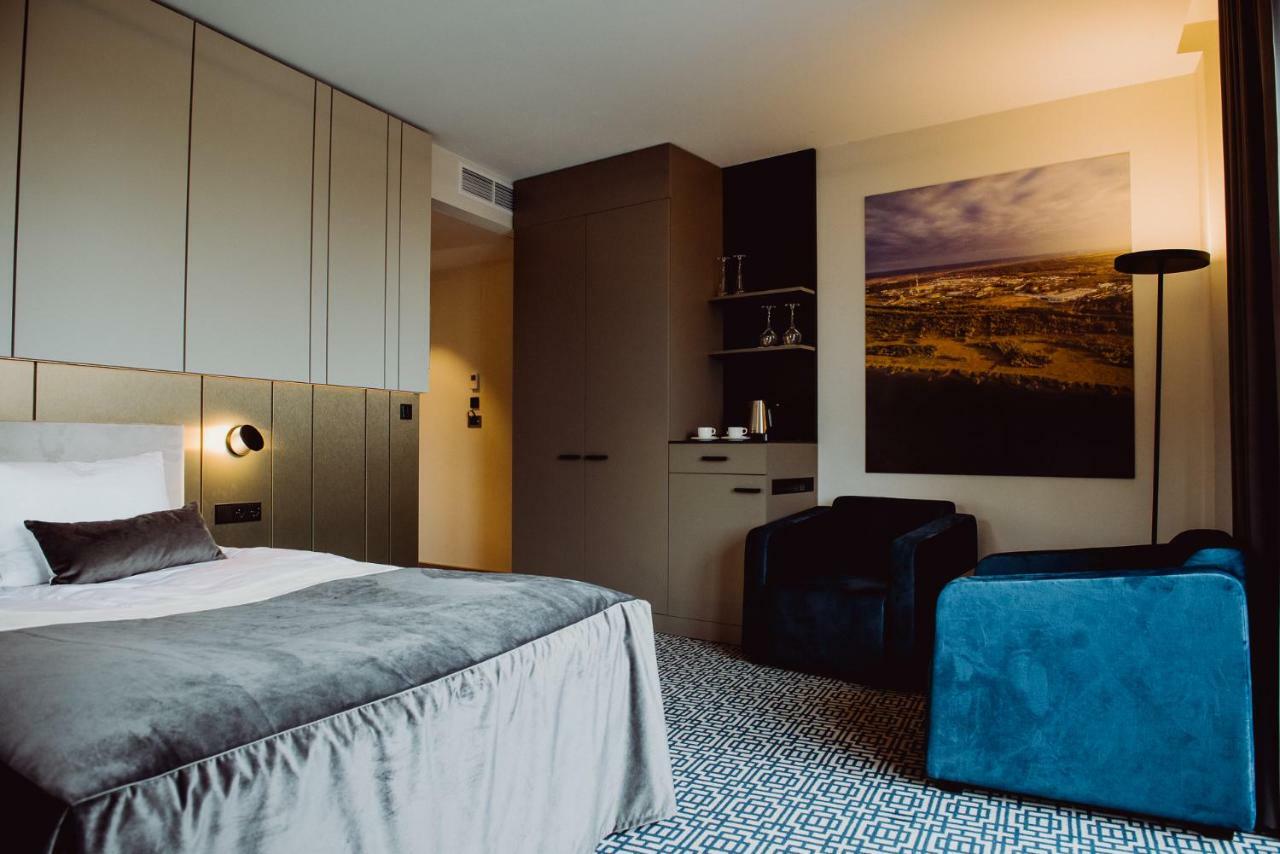Hotel Evva Тарнобжег Екстериор снимка