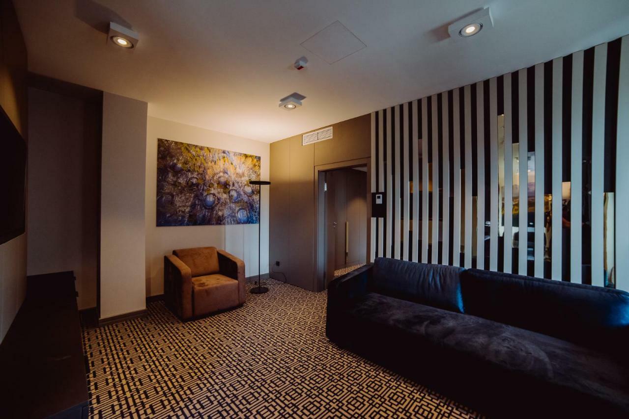 Hotel Evva Тарнобжег Екстериор снимка