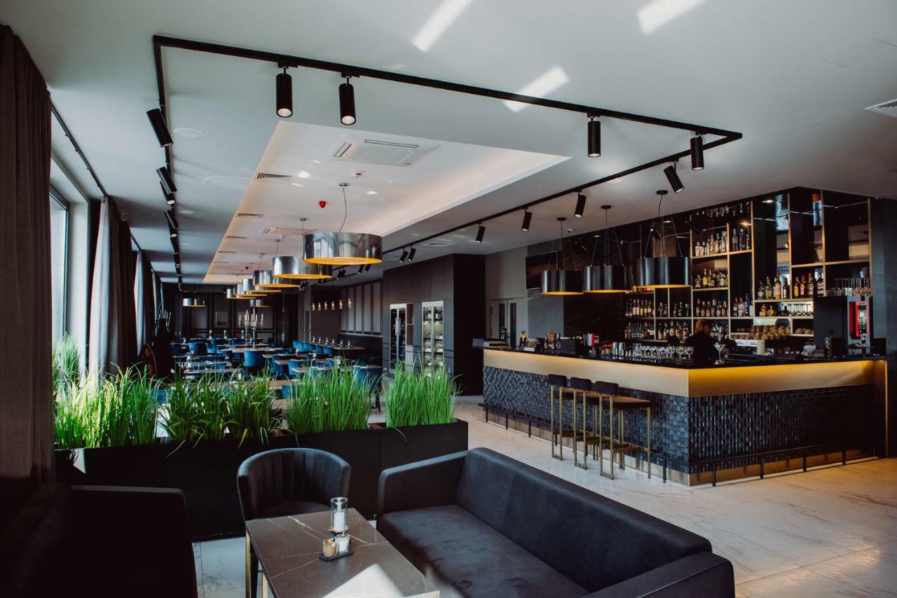 Hotel Evva Тарнобжег Екстериор снимка