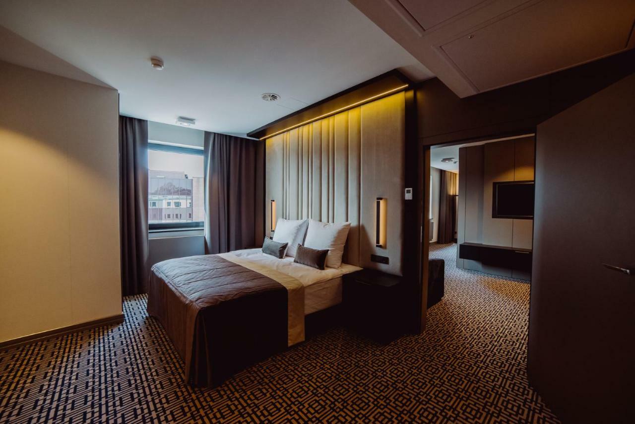 Hotel Evva Тарнобжег Екстериор снимка